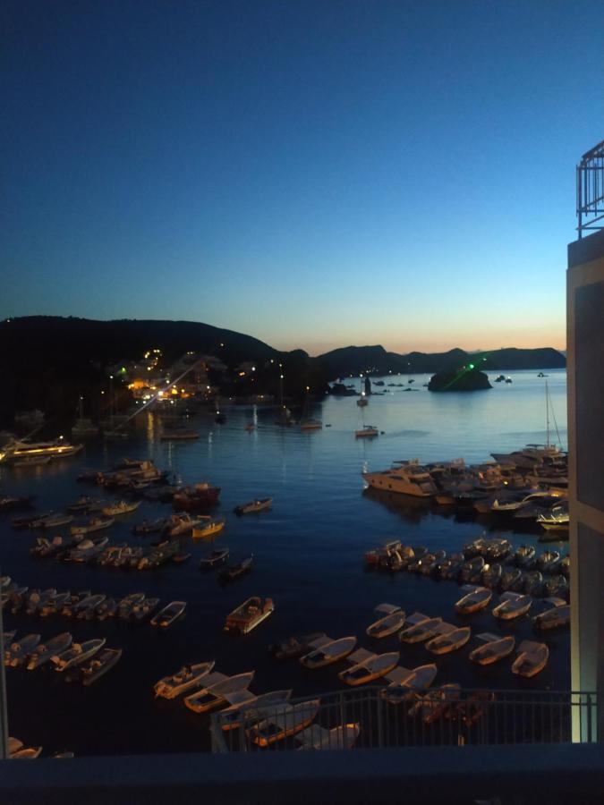 Hotel La Baia Ponza Exterior photo