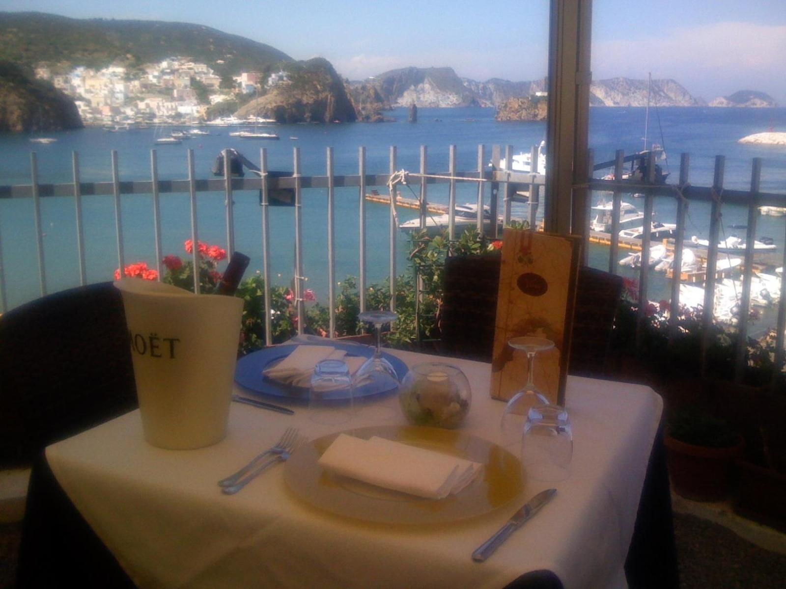 Hotel La Baia Ponza Exterior photo