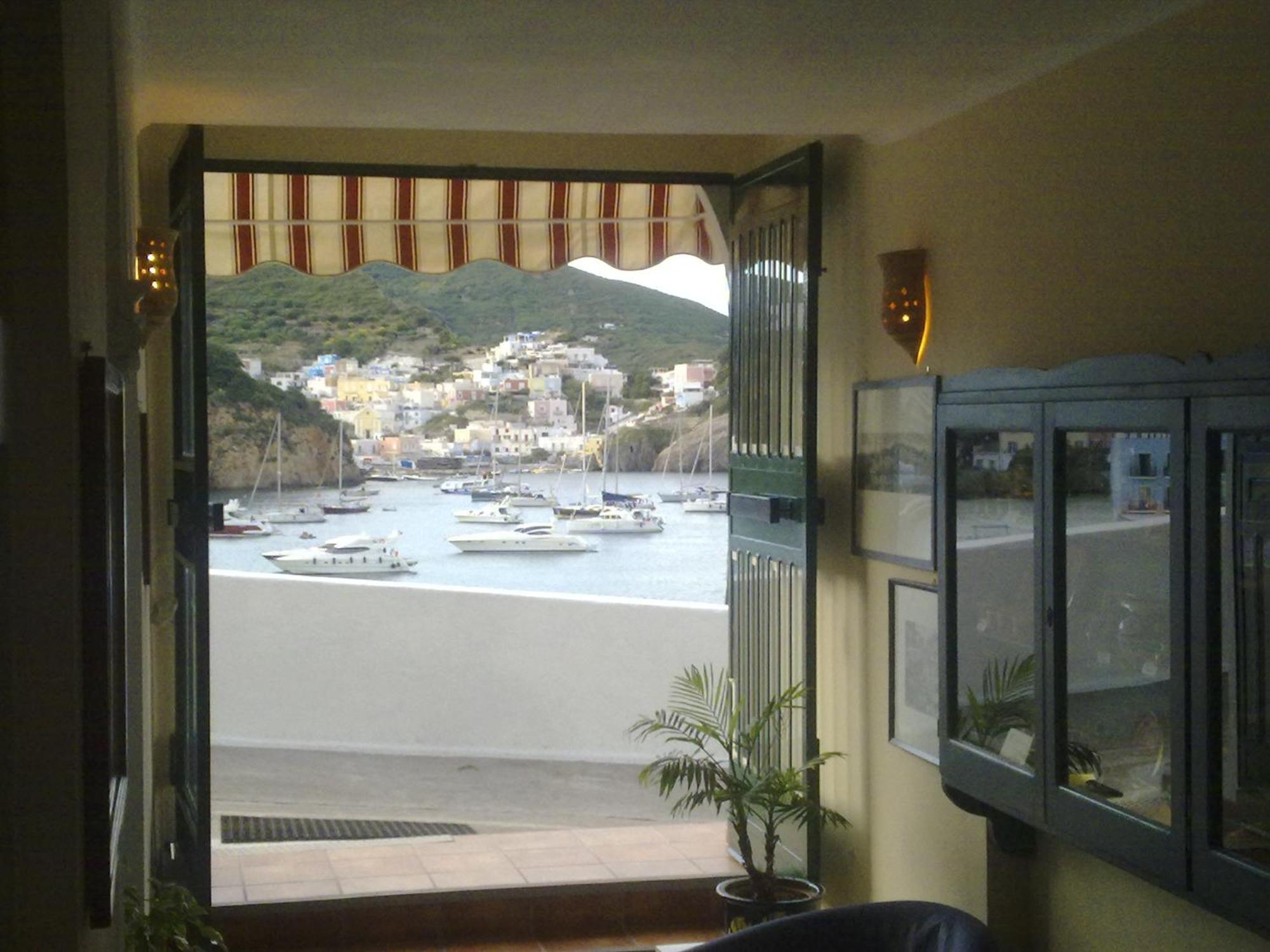 Hotel La Baia Ponza Exterior photo