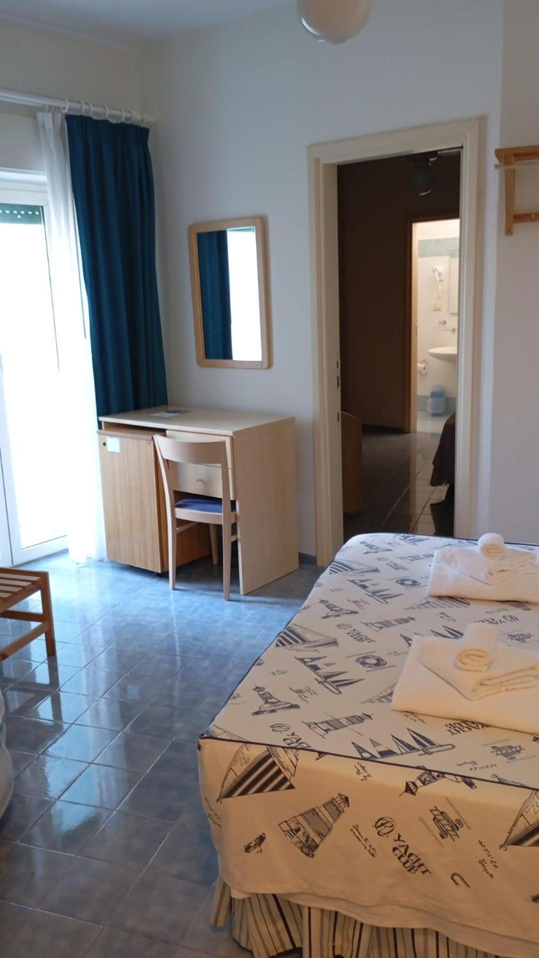 Hotel La Baia Ponza Exterior photo